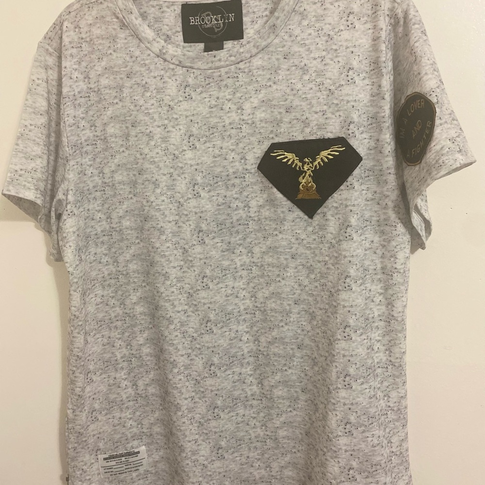 Mens Brooklyn Standard Short Sleeve  T-shirt Size M Gray white with patches